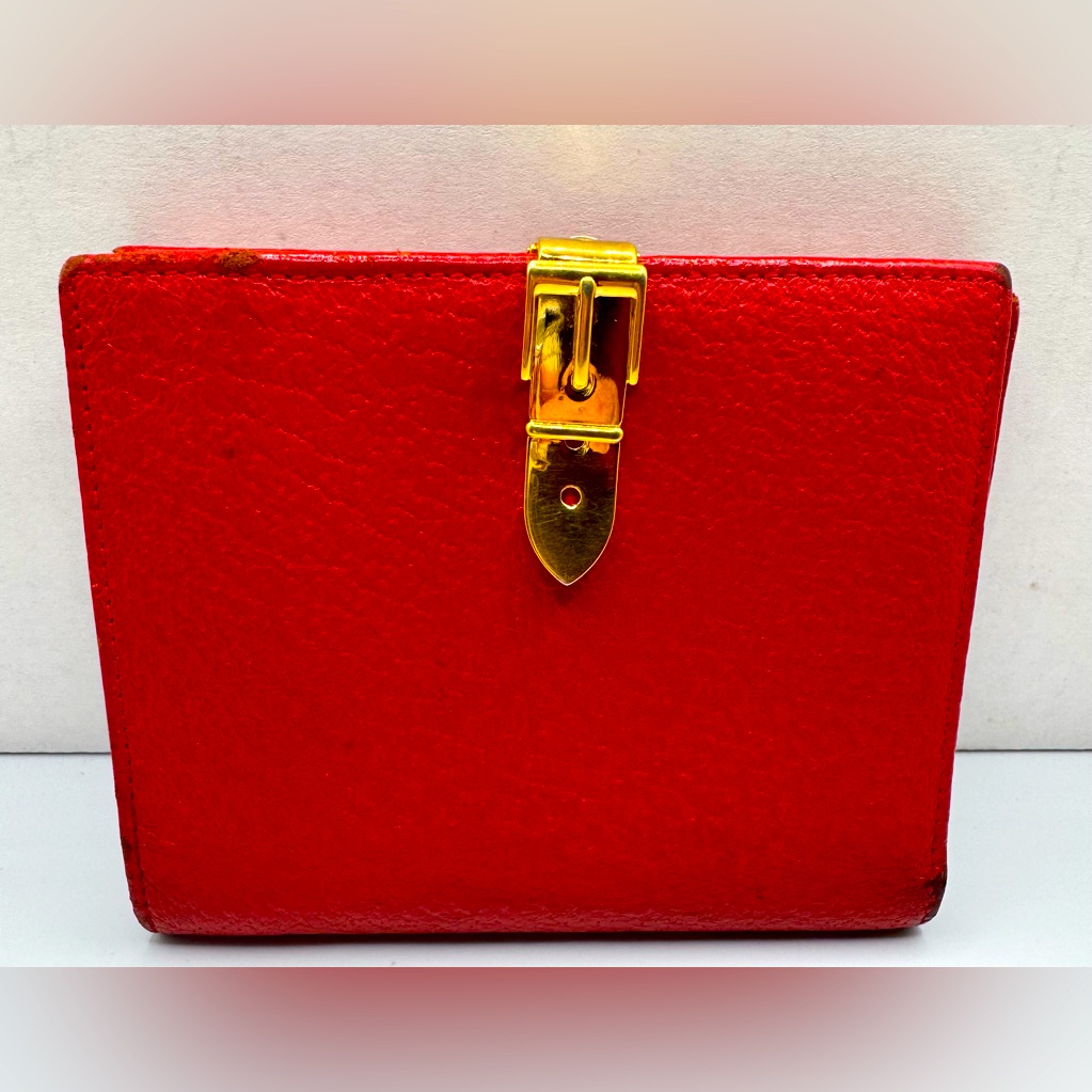 Gucci Vintage Red Leather Bifold Wallet With Gold Clasp